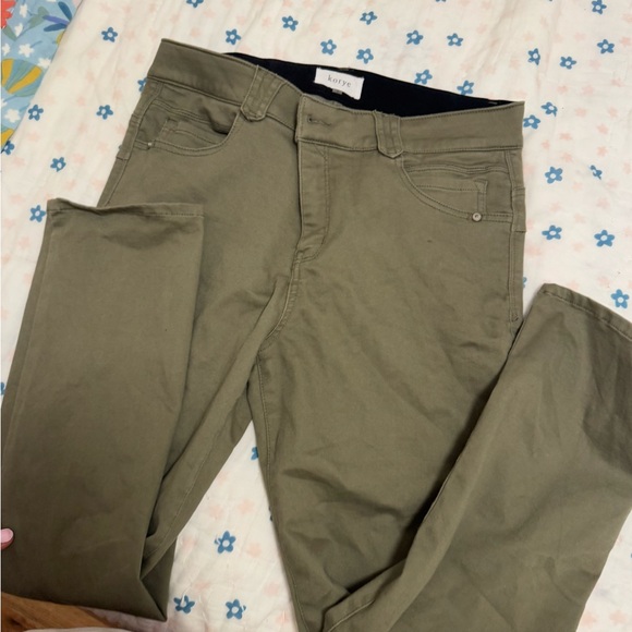 Koyre size 8 army green pants - Picture 4 of 5